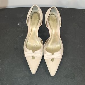 Ann Taylor Cream Heels with Elegant Bow